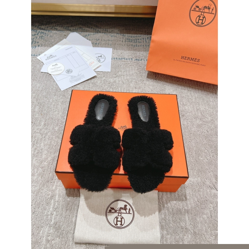 H**mes slippers